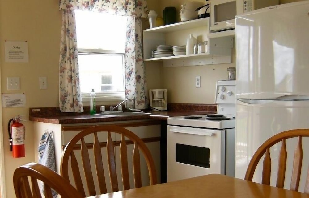Crown Cove Cottages