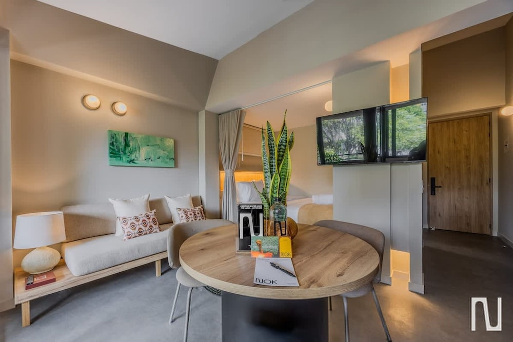 NOK Urban 4BR With Balcony in Zona Rosa
