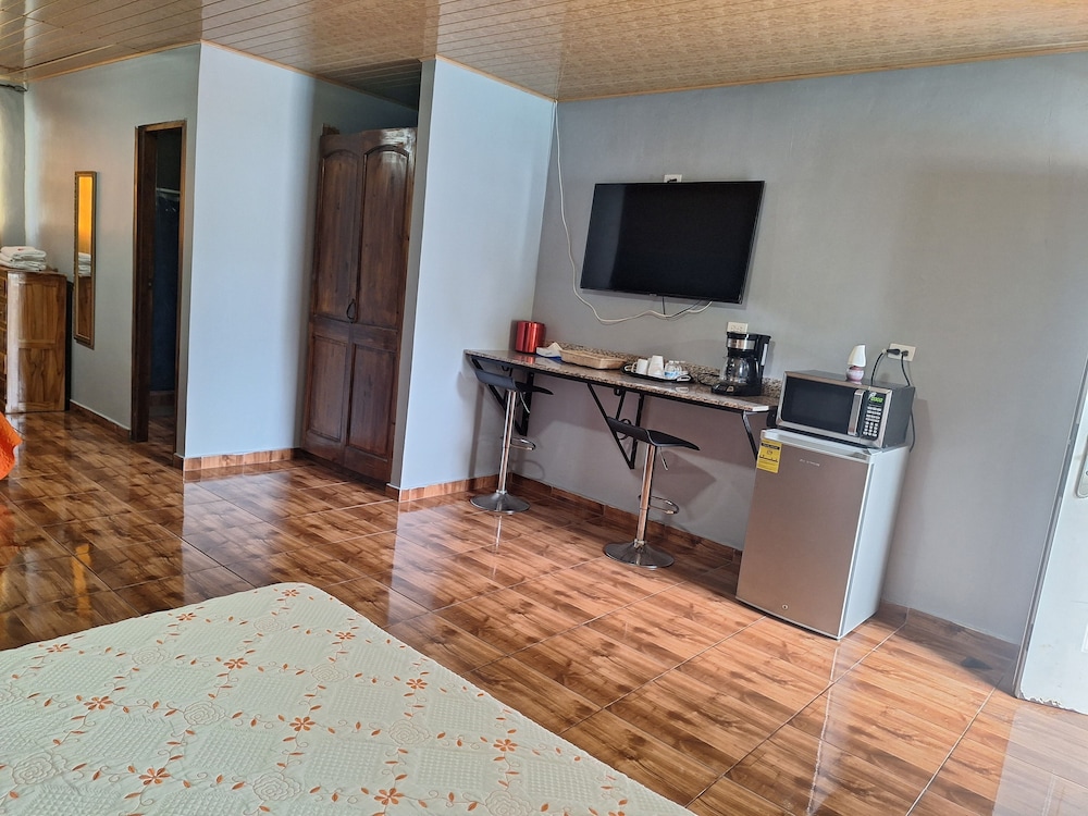 Travel Connection Hostal - Property Image 5