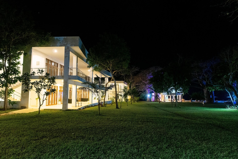 Coral Cove Diani Treehouses
