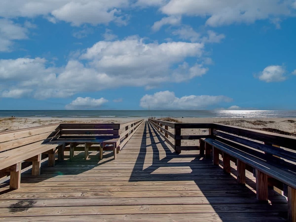 Good Vibes - The Affordable Beach Vacay