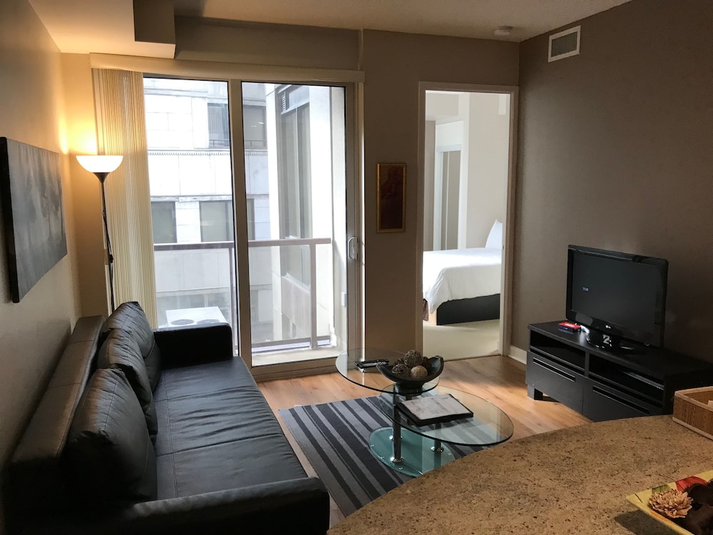 Atlas Suites on Yonge & Bloor view 2