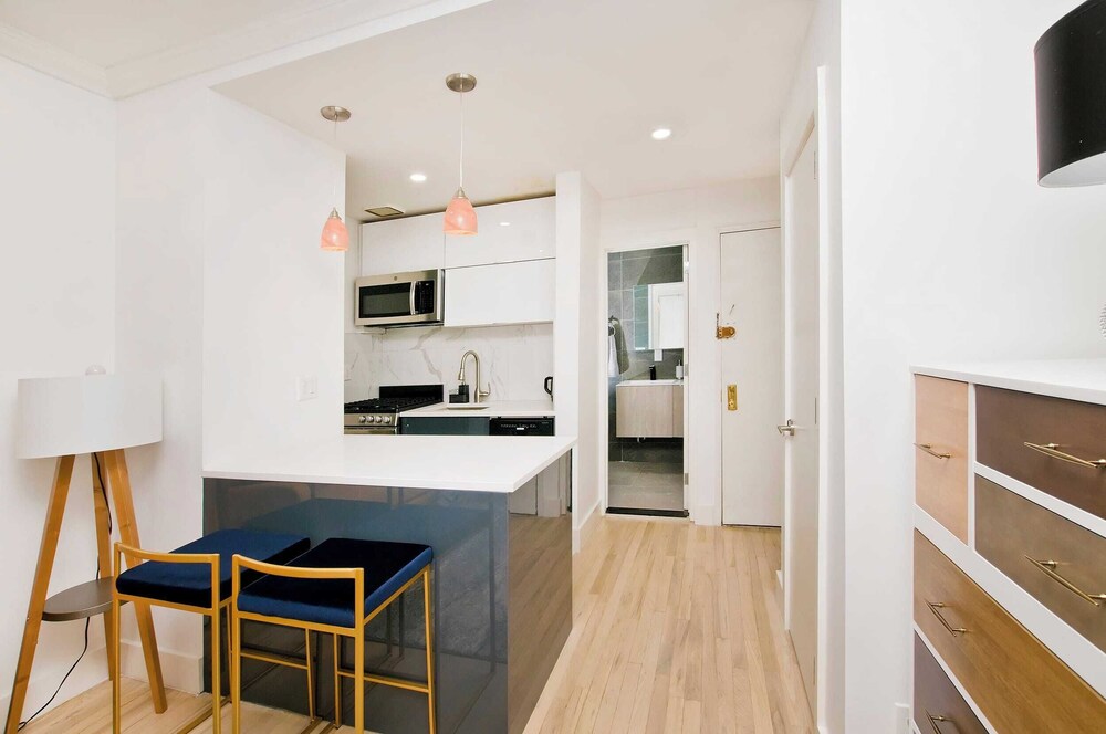 1597 New York Apt