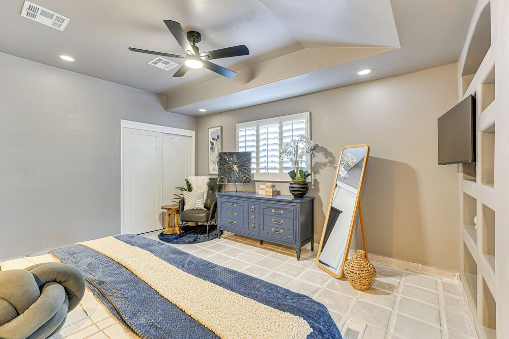 Walk to Scottsdale Stadium: Remodeled Home!
