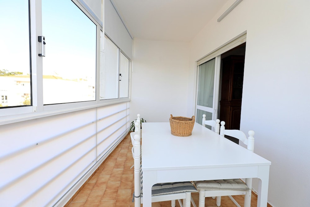 C23 - Parkway Entrance Apartment in Lagos