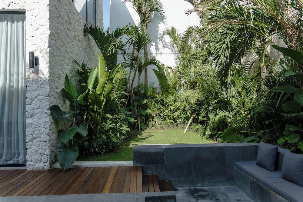AMO Residences