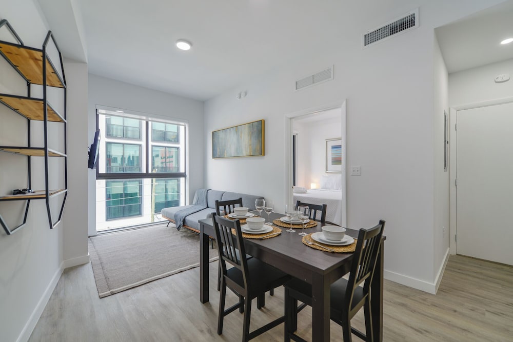 1BR Condo wRooftop Pool at Wynwood
