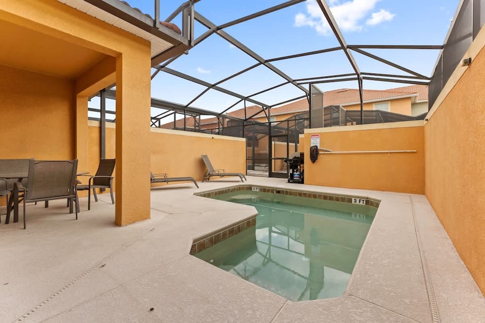 Lovely House for 10 People at Paradise