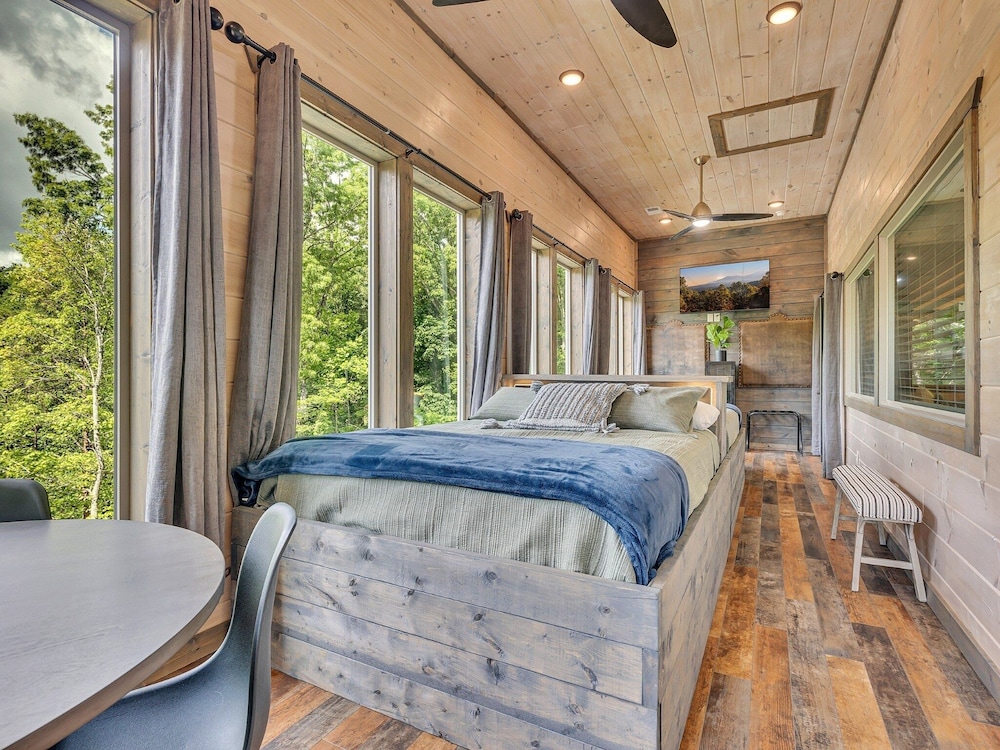 Ebenezer 4 Bedroom Cabin