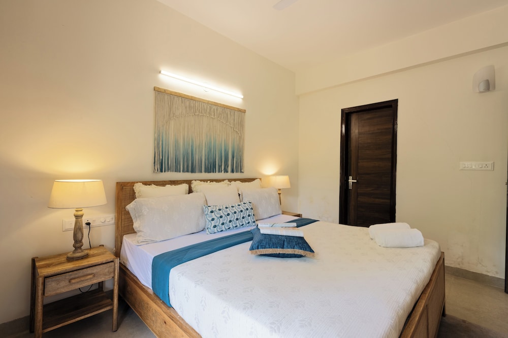 Alaya Stays Veera Marina 1BHK with Pool