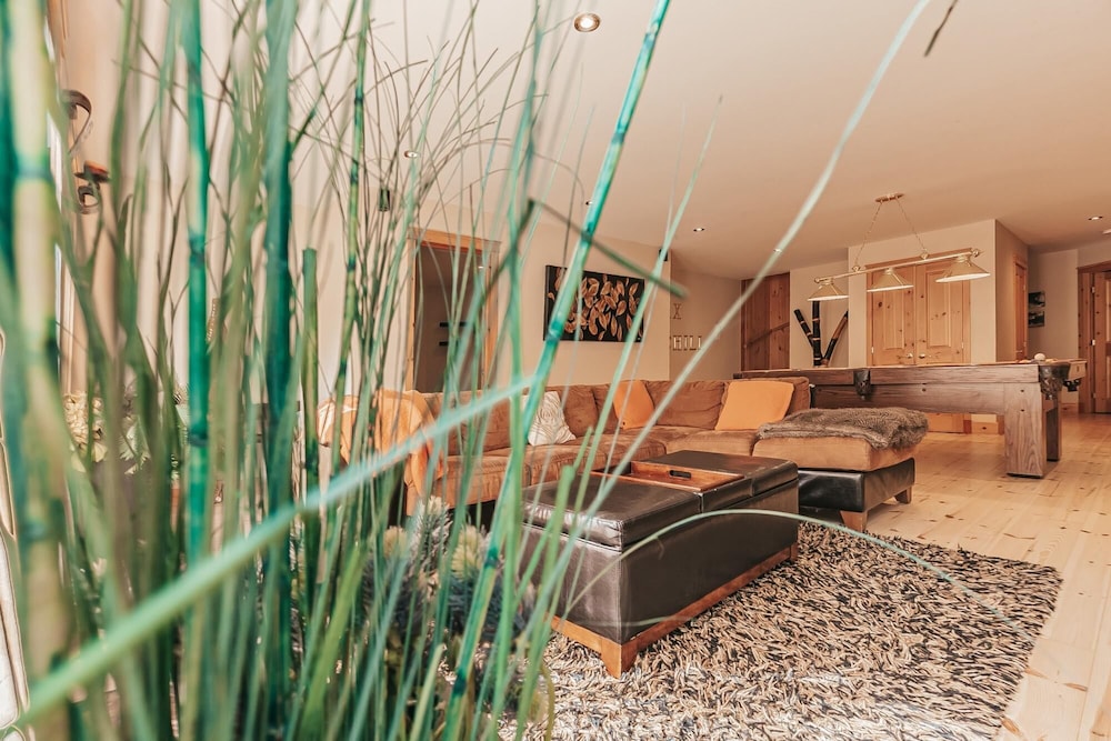Harfang 51 - Stunning log Cottage With Private hot tub Pool and Scandinavian dry Barrel Sauna