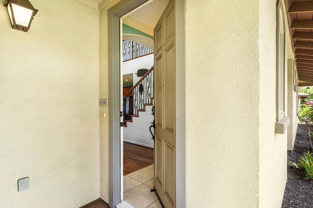 Luxurious View Corner Townhome - Great Views - VIP Beach Pass - Vrkcv