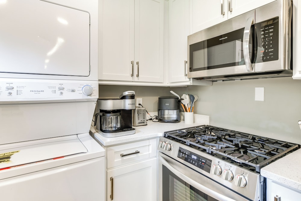 5 Mi to Victoryland Casino: Secluded Home w/ Deck!