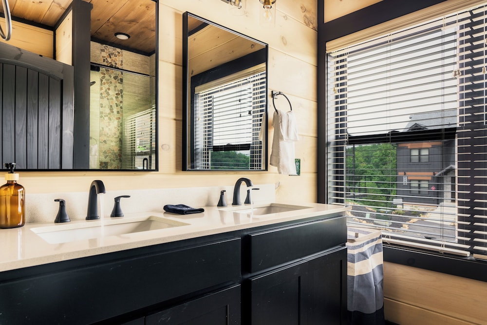 Smith Creek Reserve Luxury Cabins