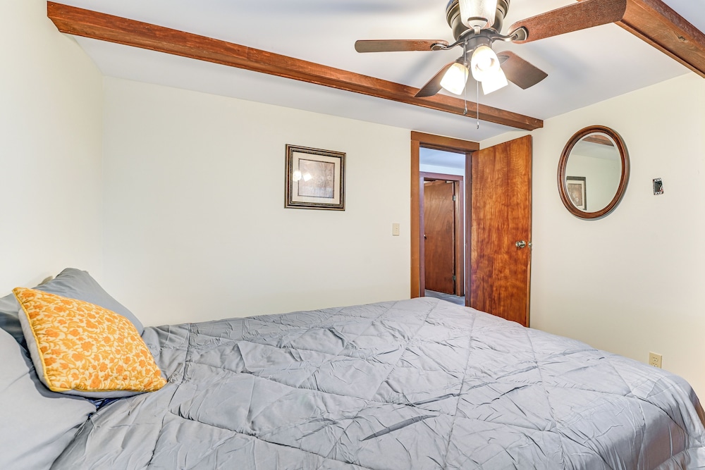 Lake-view Cabin w/ Furnished Deck in Hadley!