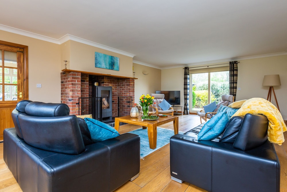 Broadleaf Lodge