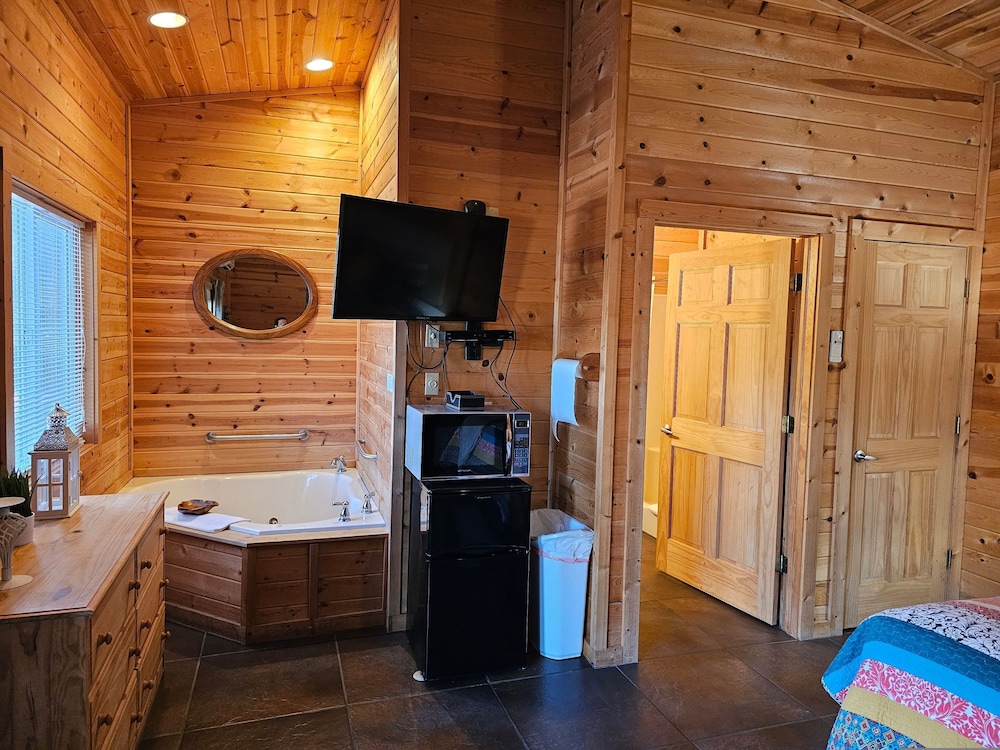 Honey Bear Haven Suite 4