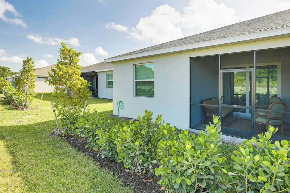 15 Mi to Downtown Fort Myers: Golf Getaway