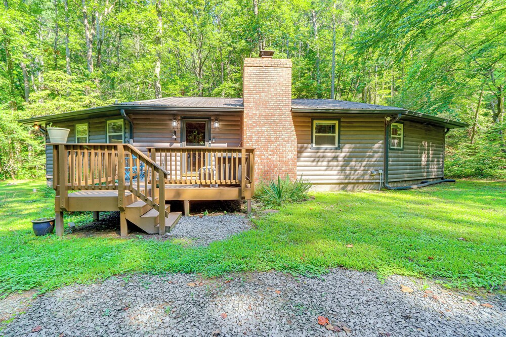 Creekside Cabin Rental ~ 8 Mi to Downtown Ellijay! view 5