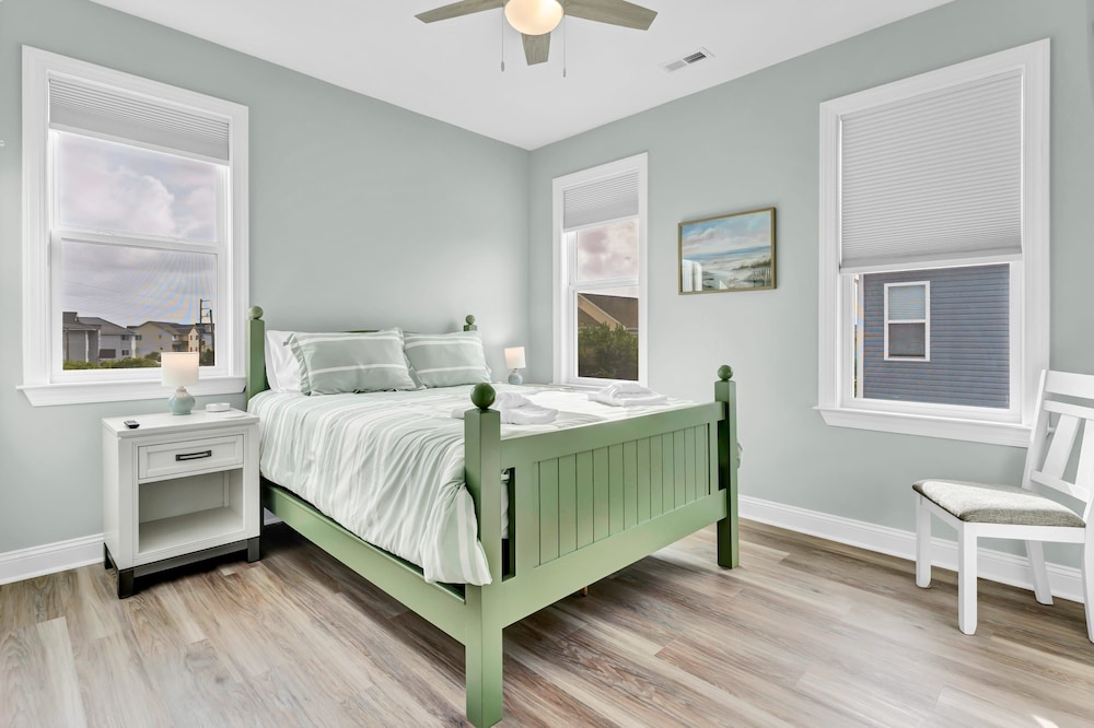 Walk to Beach Pool Ocean View Parking Bunk Beds