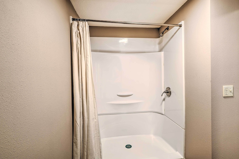 Suwannee Riverfront Home: Grill, Near Springs - Property Image 2