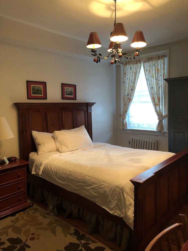 Beekman Arms and Delamater Inn