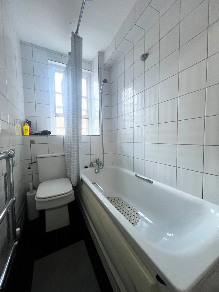 Marble Arch Chic Apartment With Air Conditioner