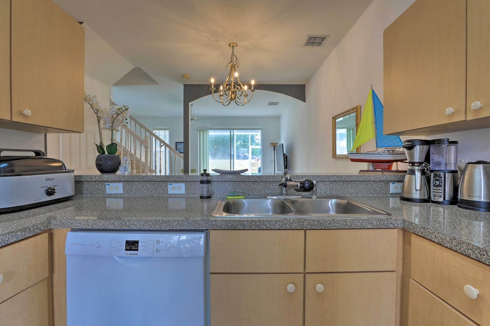 10 Mi to Wdw: Gated Townhome w/ Themed Rooms!