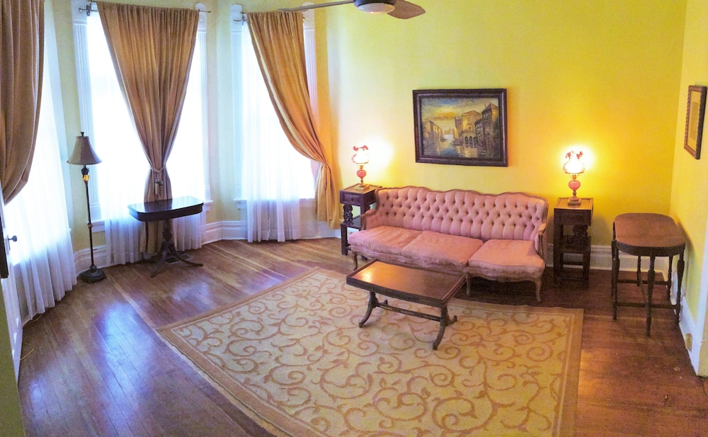 Historic Pugsley Manor House
