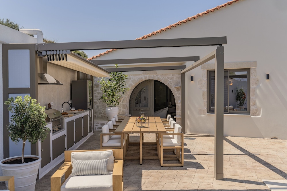 Luxury Villa Maximus - With Private Heated Pool