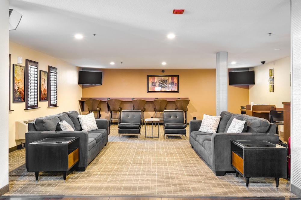 Ellis Island Hotel - Image 5