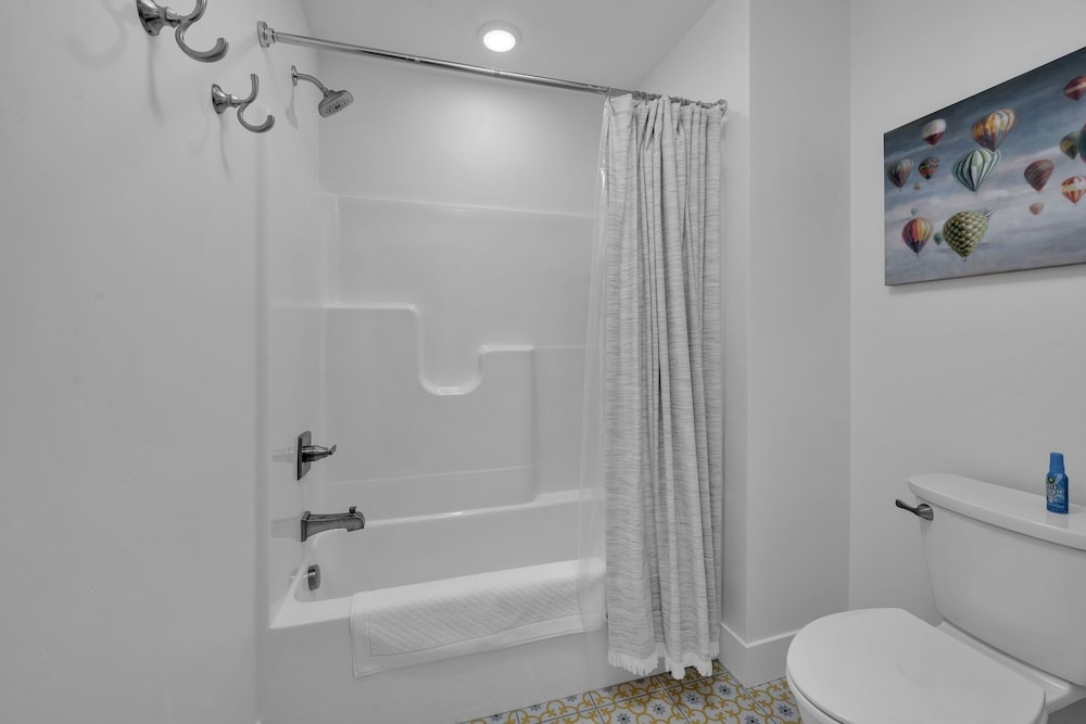 Spacious New Jersey Home: Pool & Fire Pit! view 2