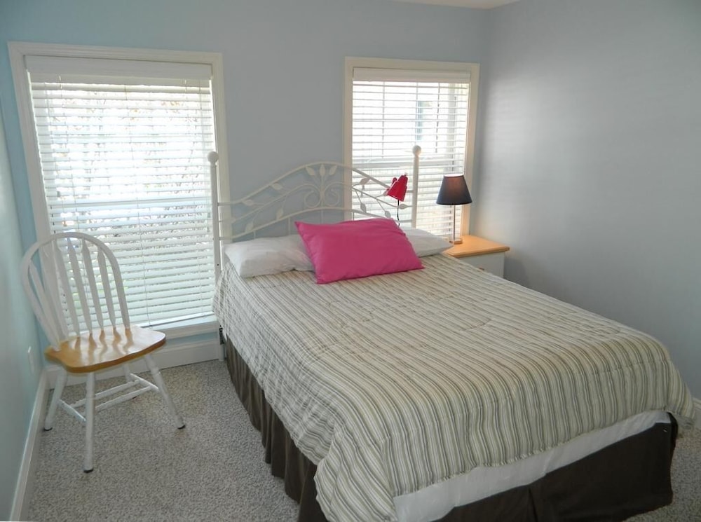 Delaware Avenue 16B