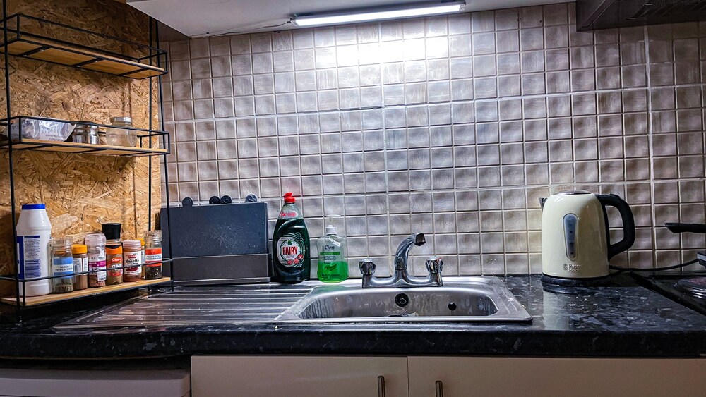 Lovely Flat Near Train Station and Central London