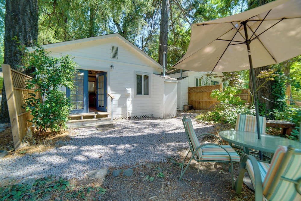 Golf, Hike, Sip Wine: Cobb Mountain Cabin w/ Patio