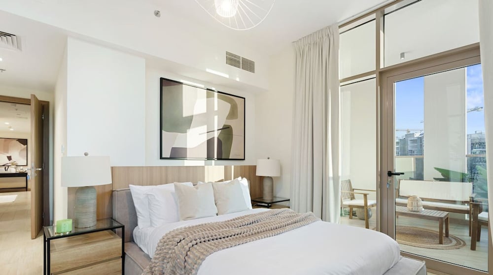 Stylish 2BR With Canal Burj View Near Dubai Mall
