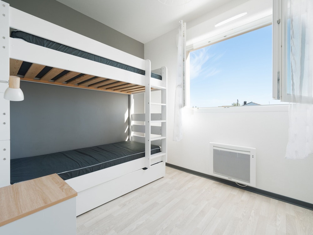 Spacious Villa by Valras Beach