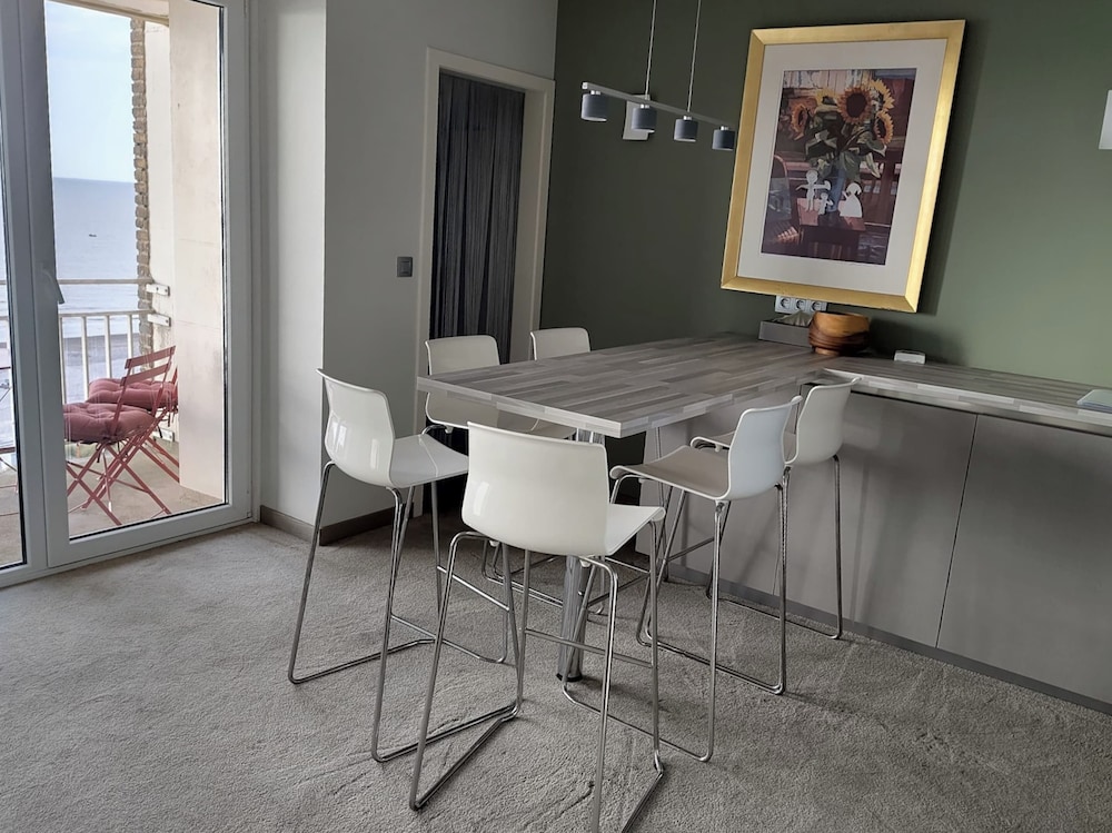 Apartment in Nieuwpoort-bad With Sea View