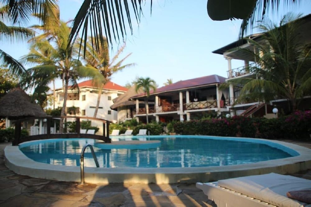 Room in Guest Room - Ascot Residence Only 2 min Walk to the White Sandy Beach view 5