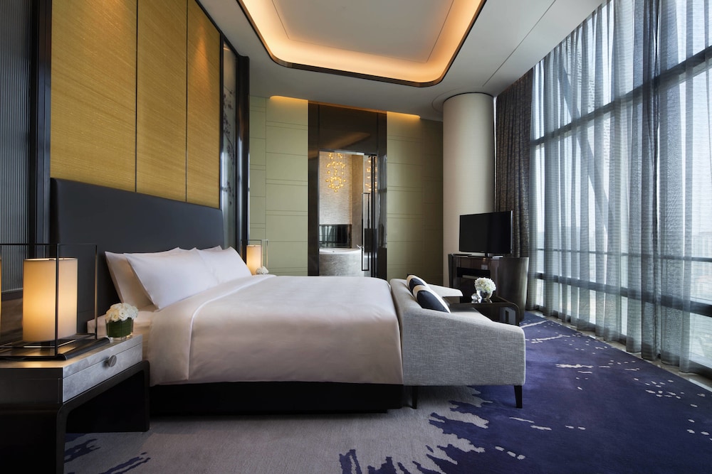JW Marriott Hotel Shenzhen Bao'an 5