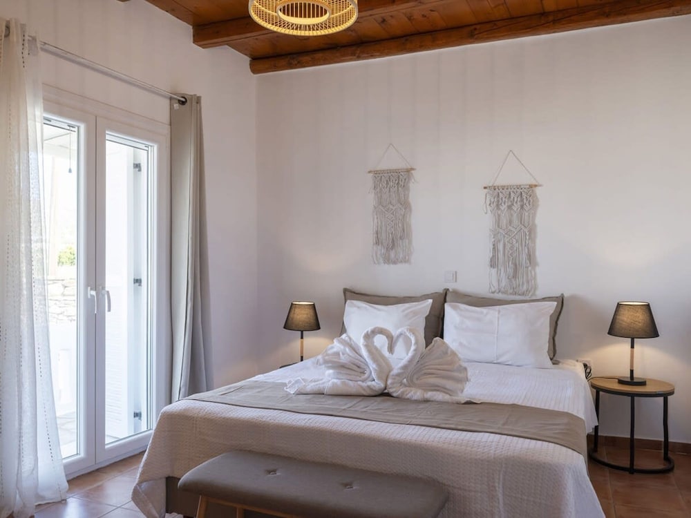 Myrsini Traditional Hillside Cottage