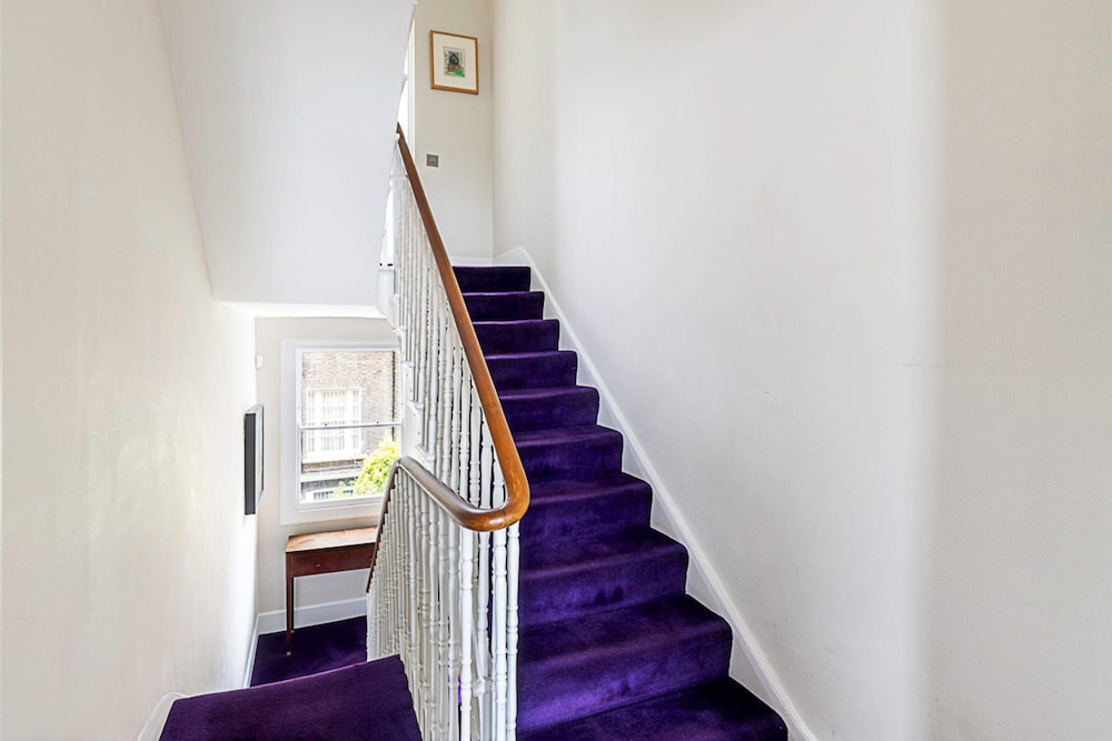 London Luxe Retreat: 5-bed Gem
