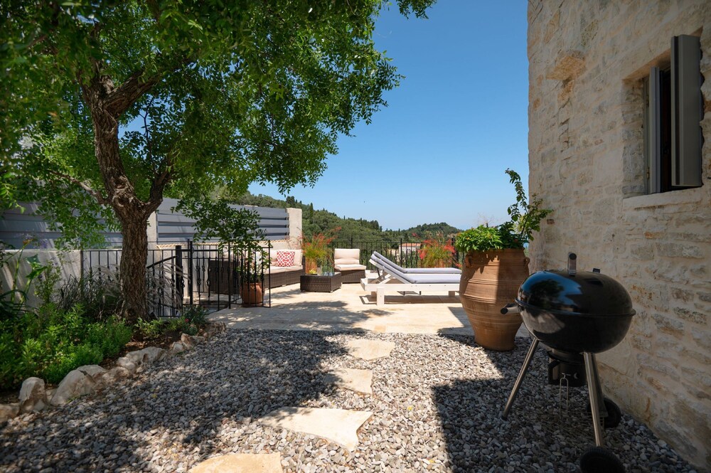Bee Tree Villa in Corfu