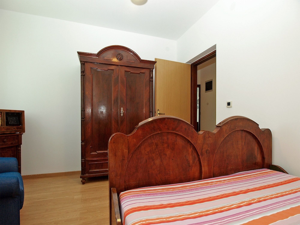 Apartment 1868 view 2