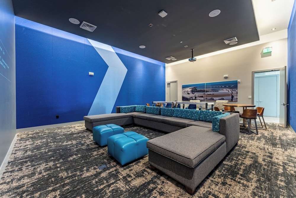 Daytona 2BR Getaway Parking Family & Pet-friendly
