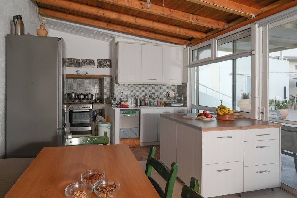 Antonis Apts - Physio Fitness Retreats
