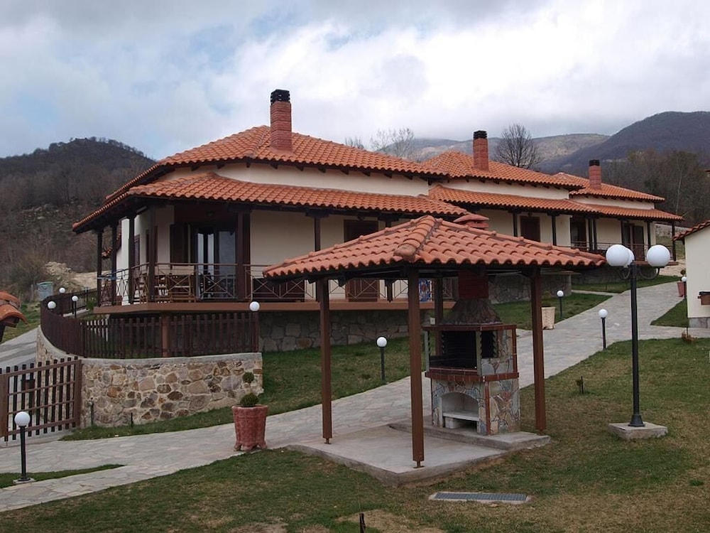 Karyon Apartments