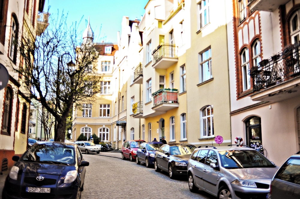 Red by Grand Apartments view 2
