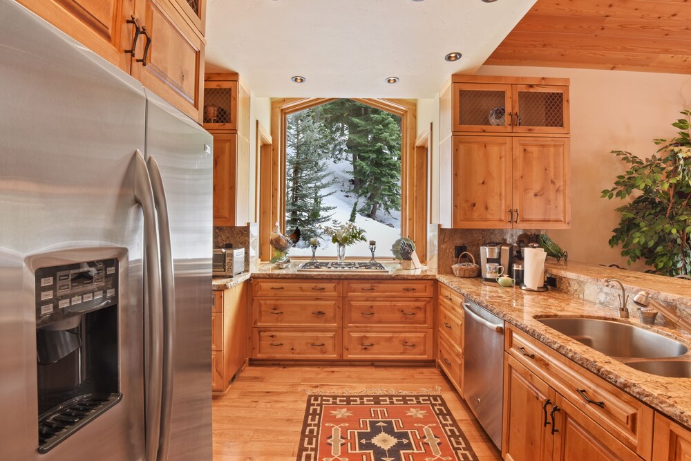 Lake Tahoe Vacations - Wulf's Lodge at Squaw Valley - Property Image 26