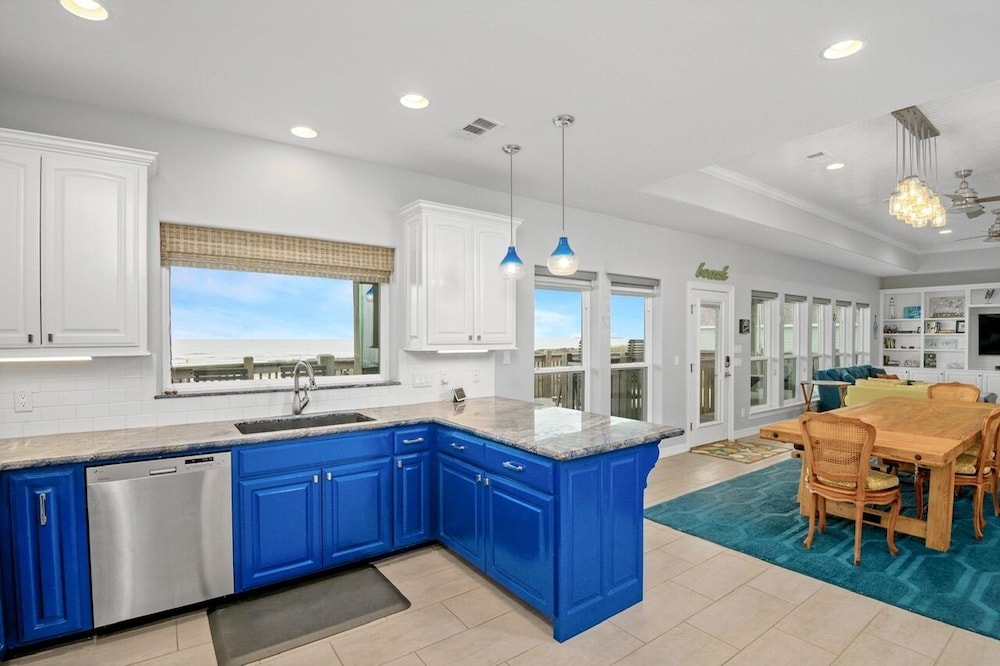 Just One More Day 4 Bedroom Home by RedAwning